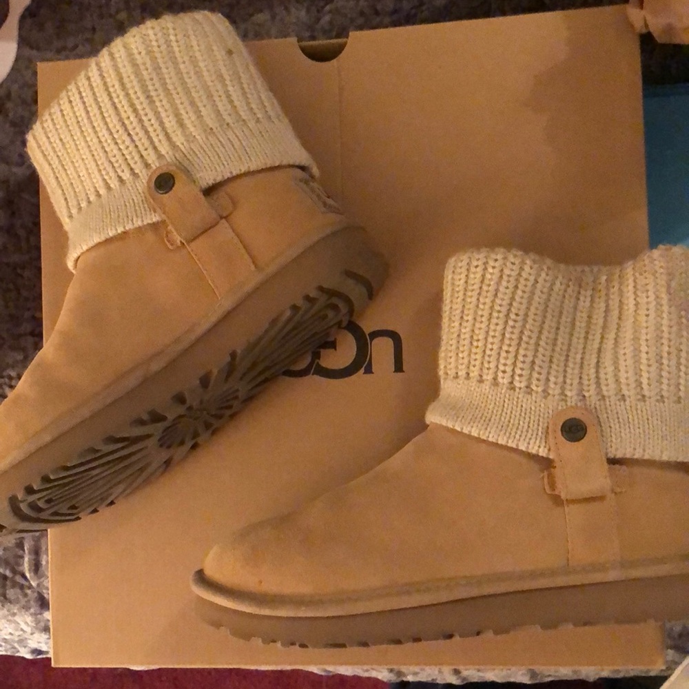 Last chance final price ugg  adorable super rhtf size 7 price is firm❌